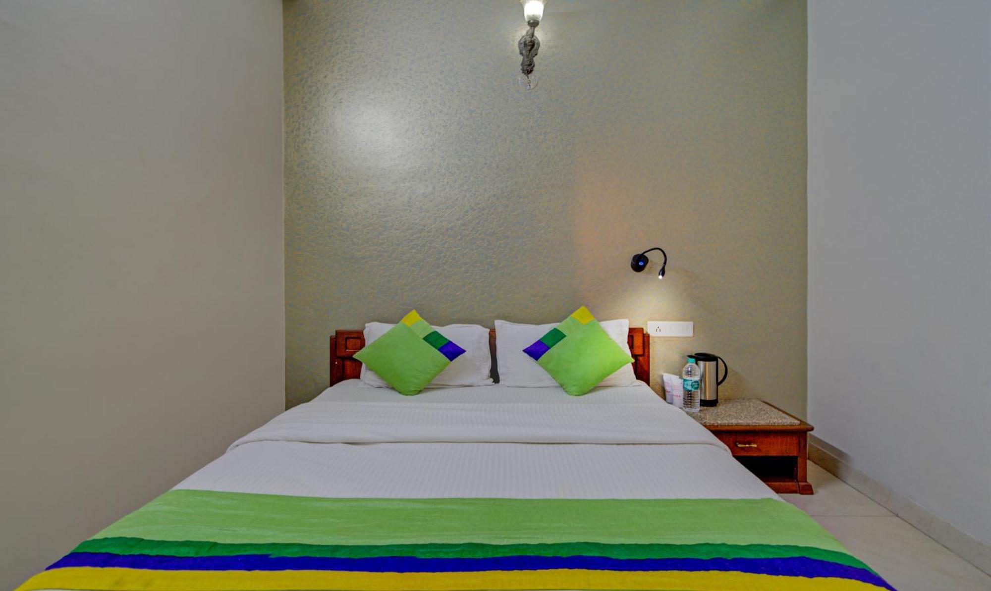 Hotel Treebo Bliss Divisione di Divisione di Jaipur Esterno foto