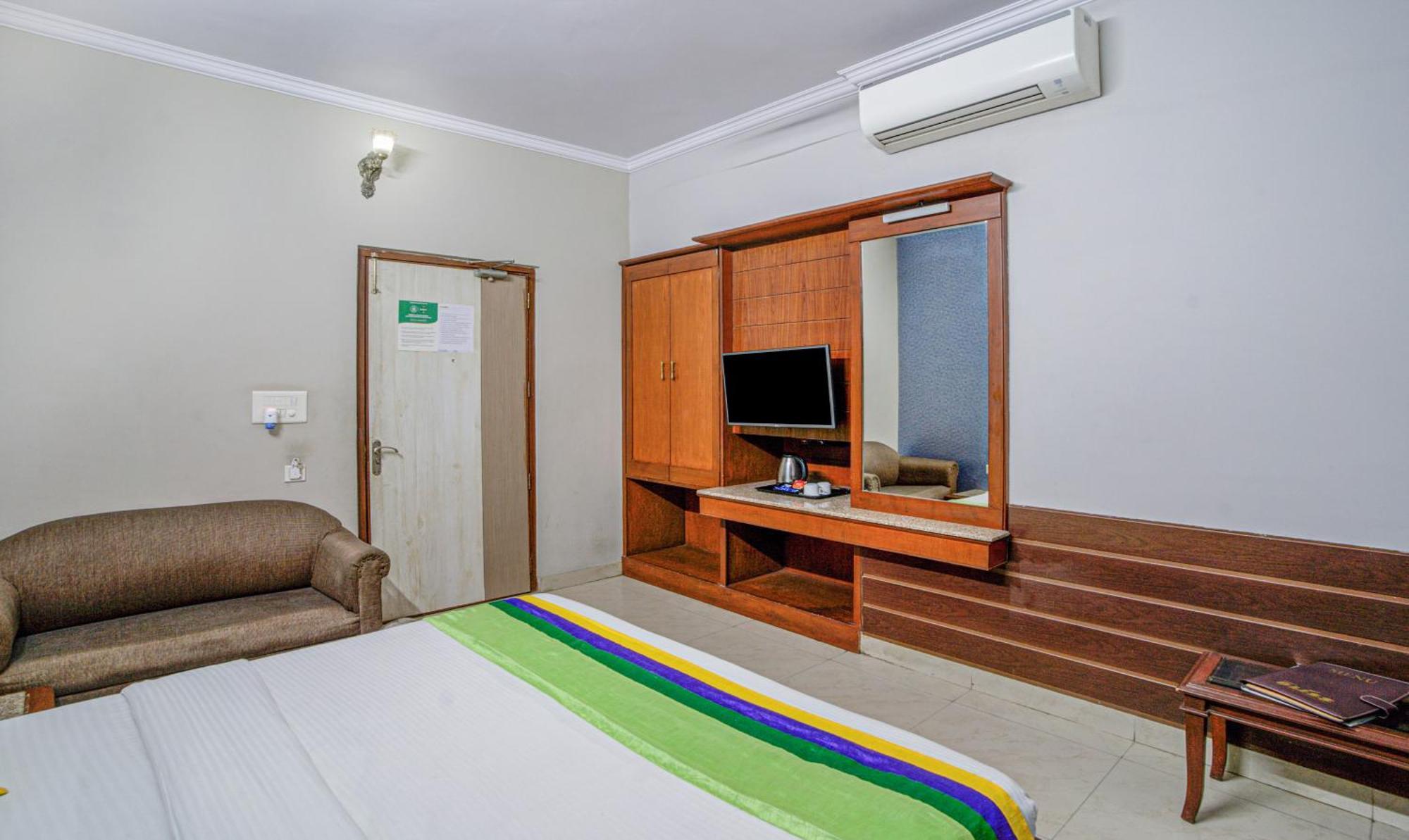 Hotel Treebo Bliss Divisione di Divisione di Jaipur Esterno foto