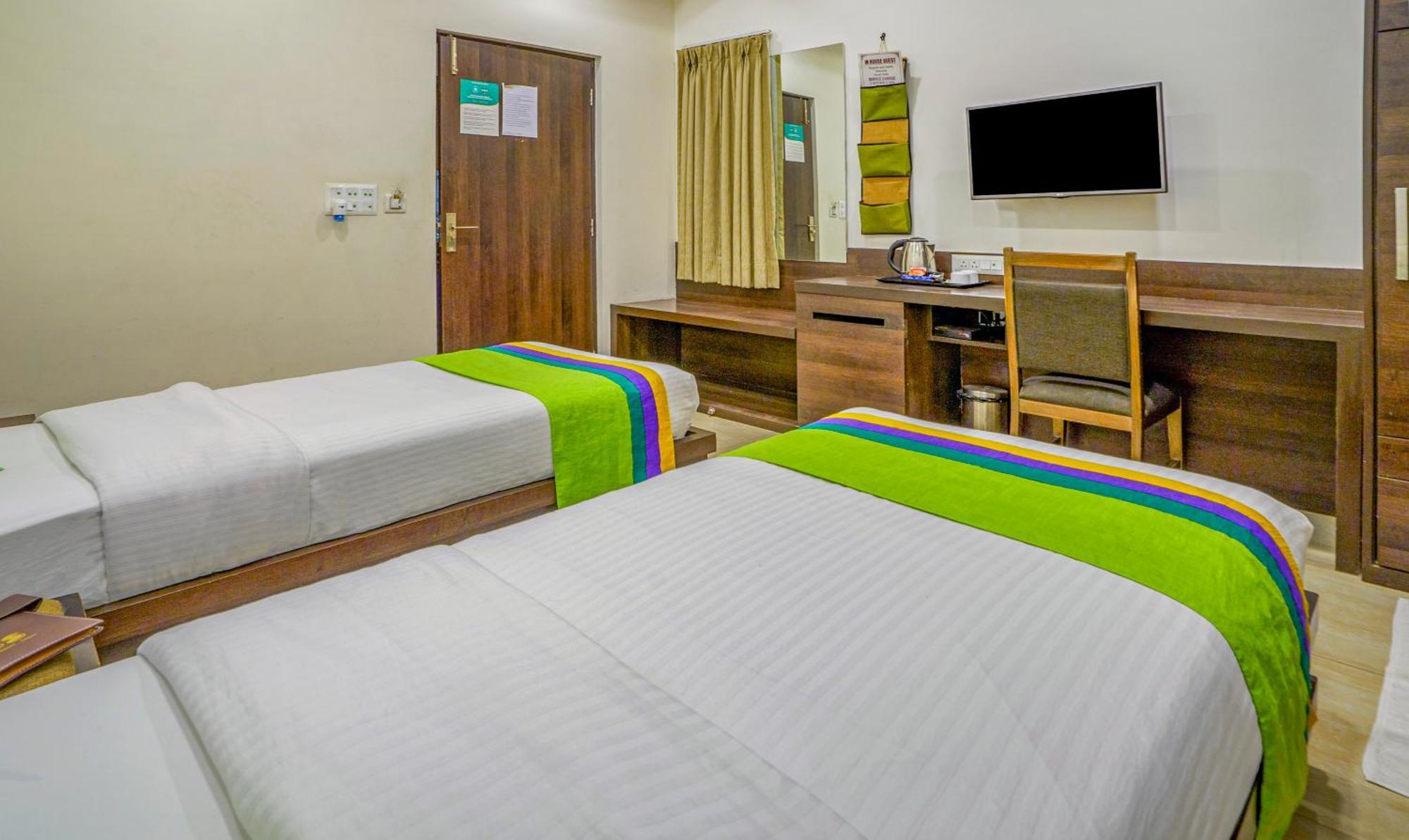 Hotel Treebo Bliss Divisione di Divisione di Jaipur Esterno foto