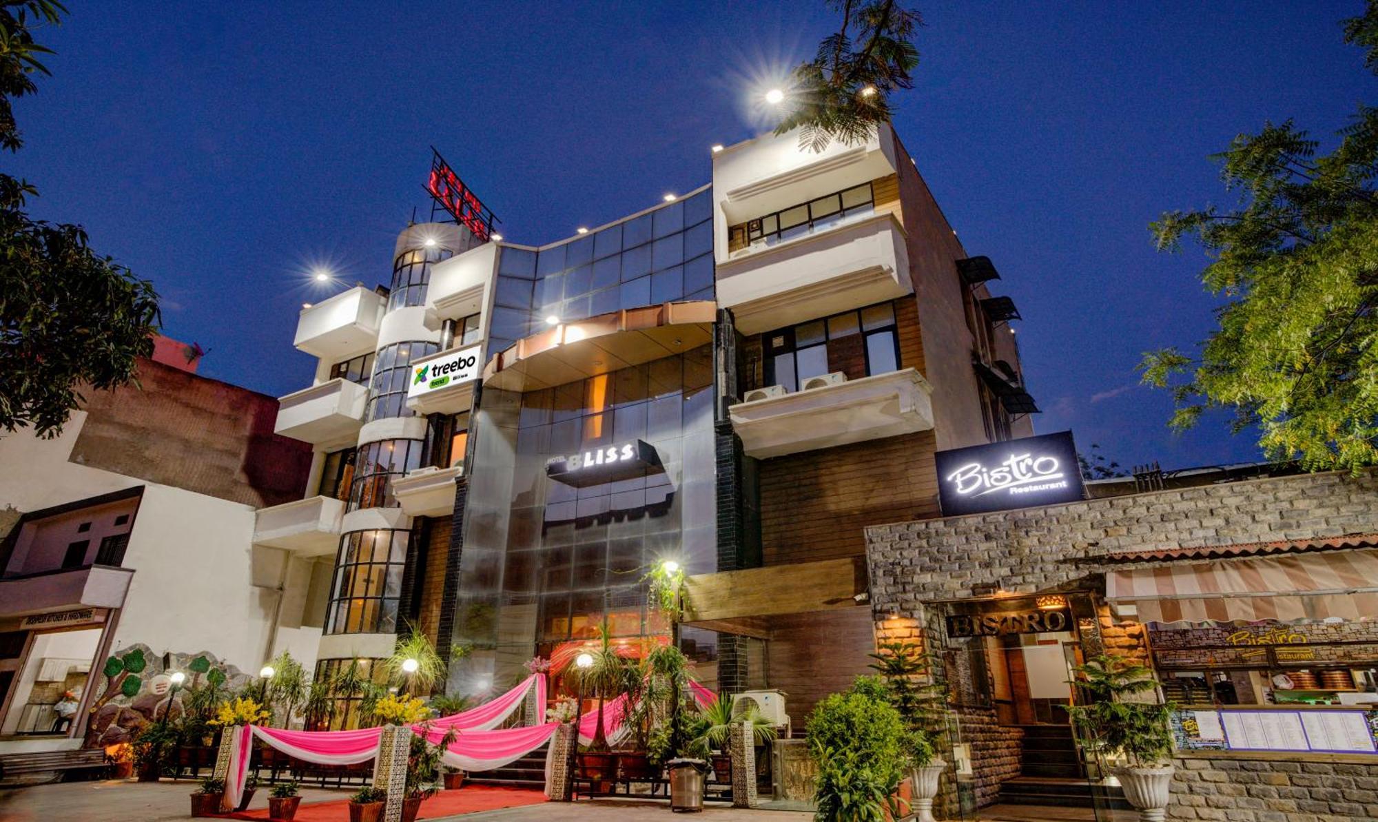 Hotel Treebo Bliss Divisione di Divisione di Jaipur Esterno foto
