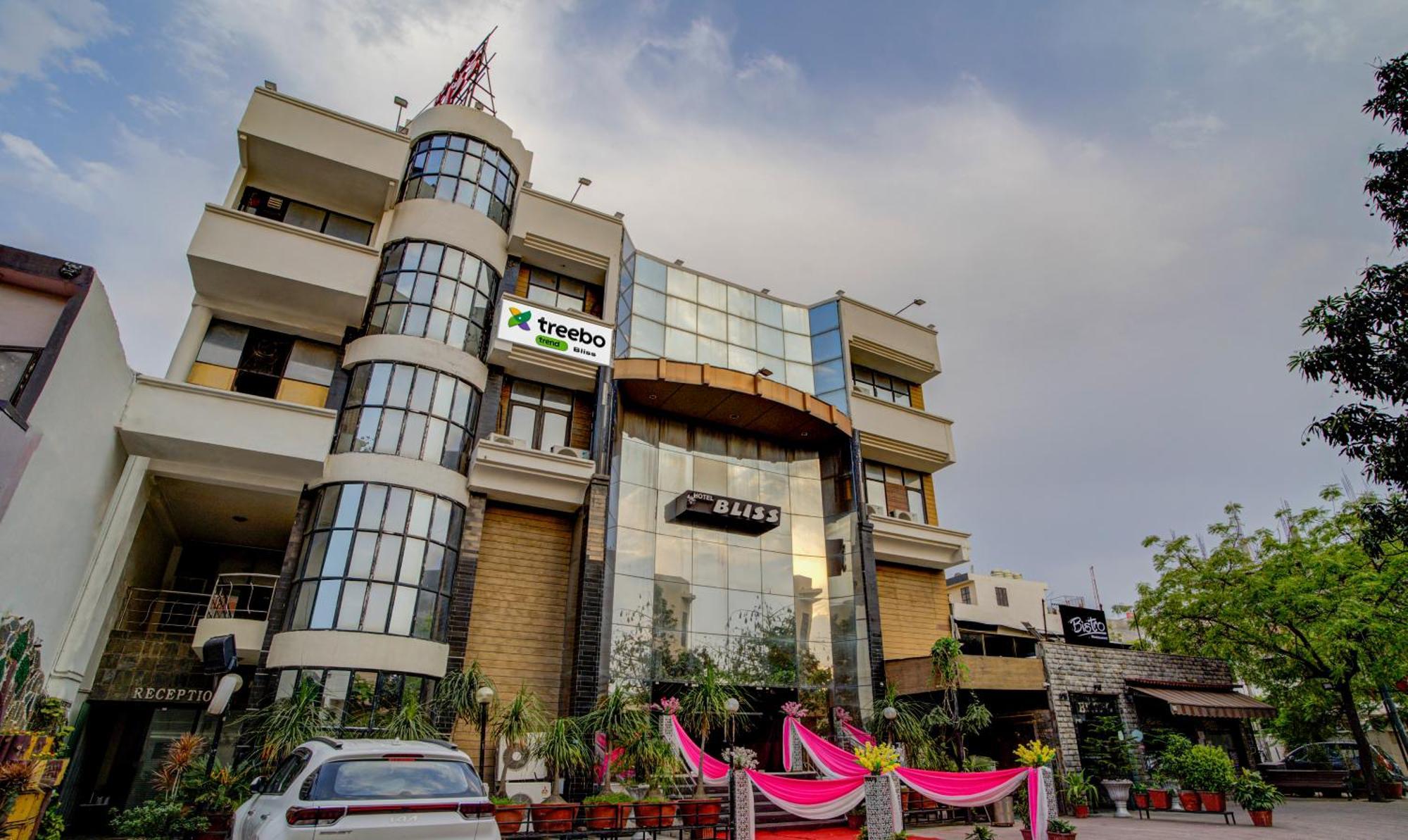Hotel Treebo Bliss Divisione di Divisione di Jaipur Esterno foto