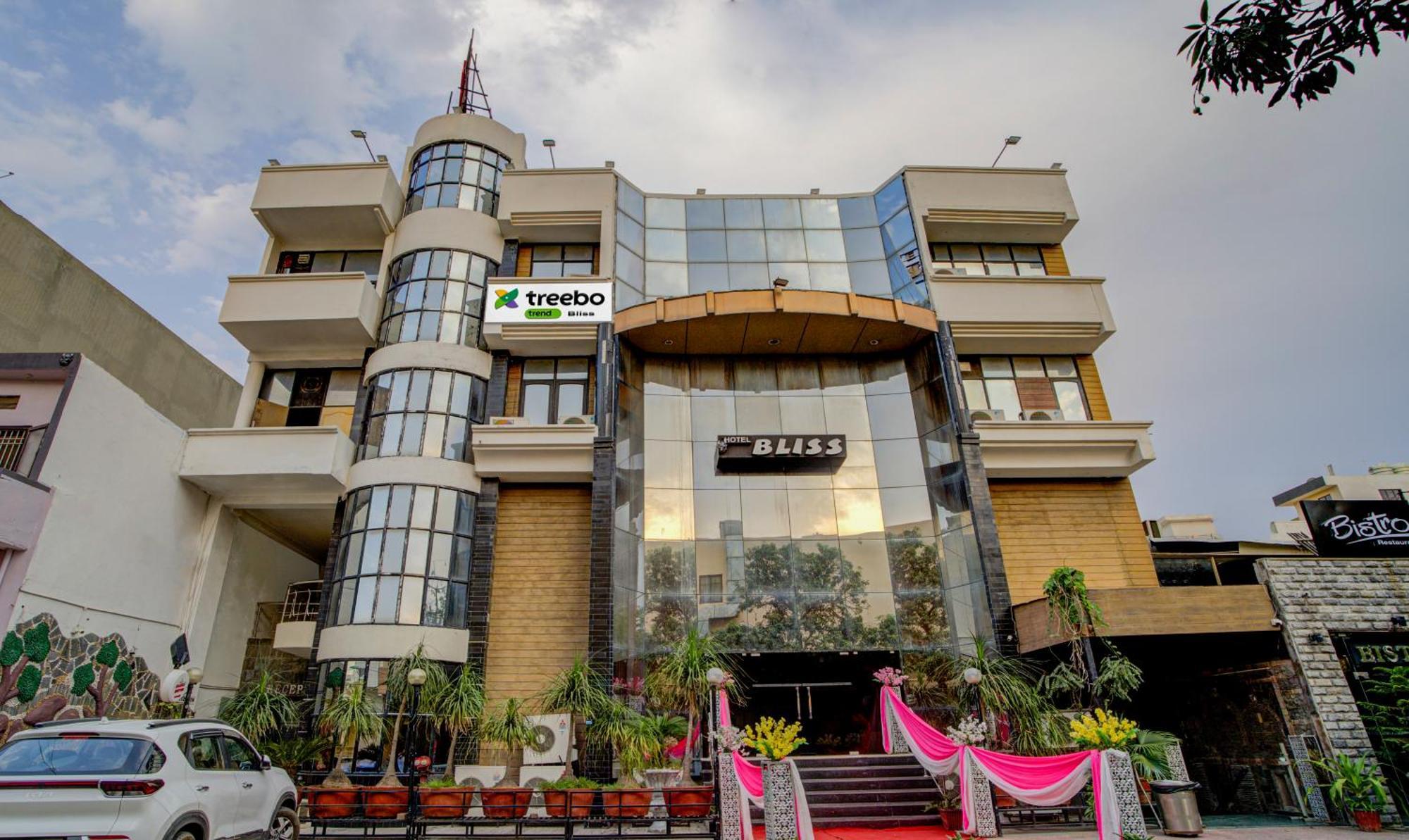 Hotel Treebo Bliss Divisione di Divisione di Jaipur Esterno foto